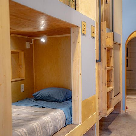 Social Stays - Santa Barbara'S First Hostel On State Street Exterior foto