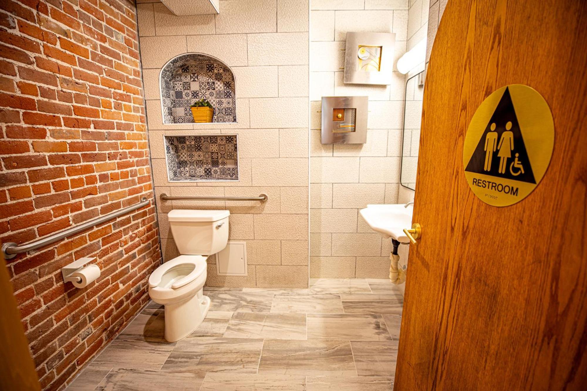 Social Stays - Santa Barbara'S First Hostel On State Street Exterior foto
