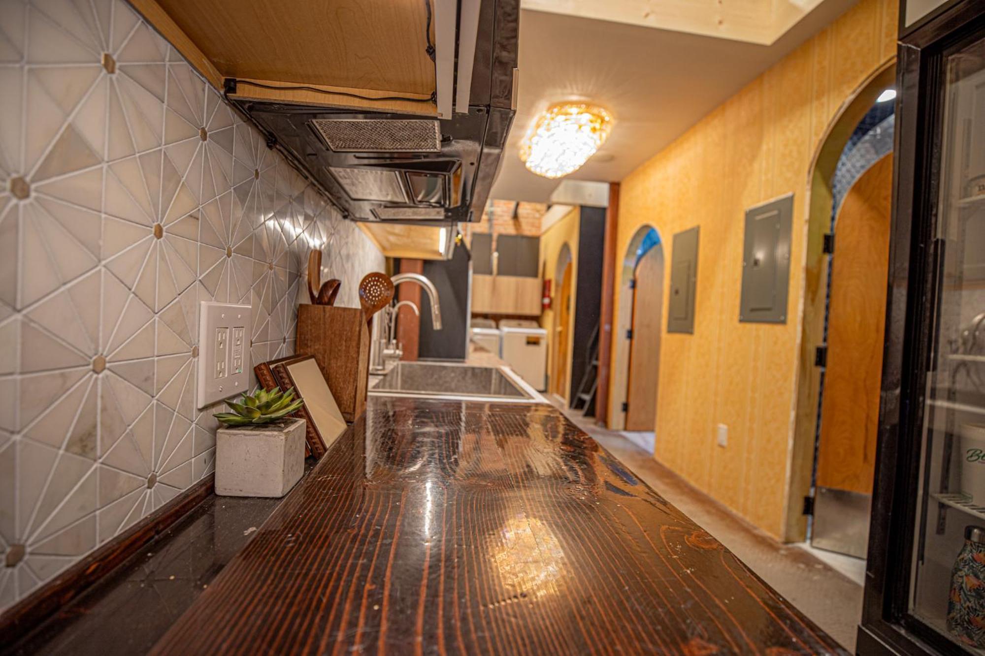 Social Stays - Santa Barbara'S First Hostel On State Street Exterior foto